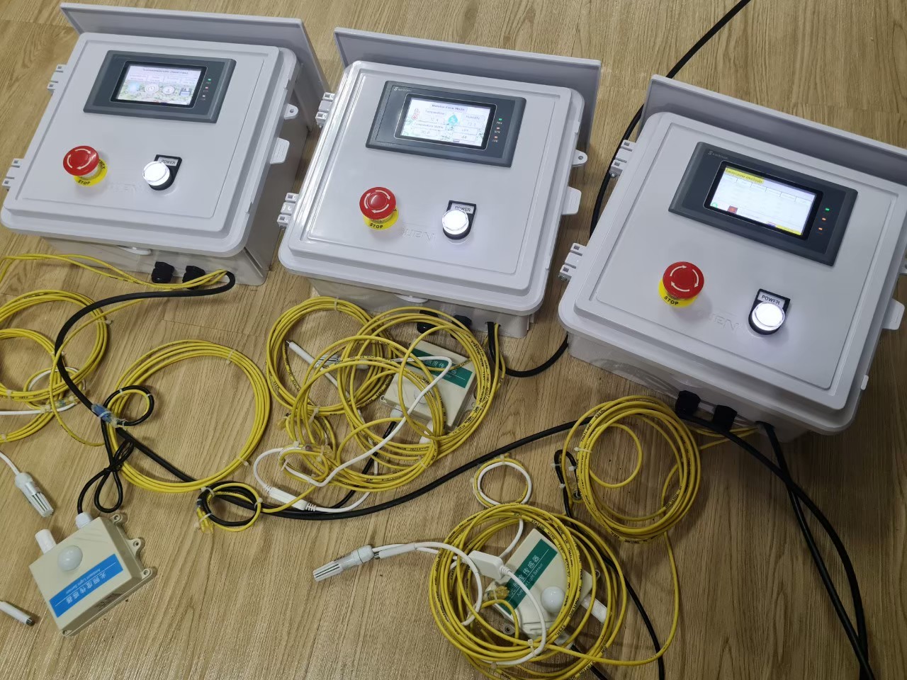 ตู้ควบคุม PLC HMI อ่านค่าสภาพแวดล้อม ขนาดเล็ก x SMC