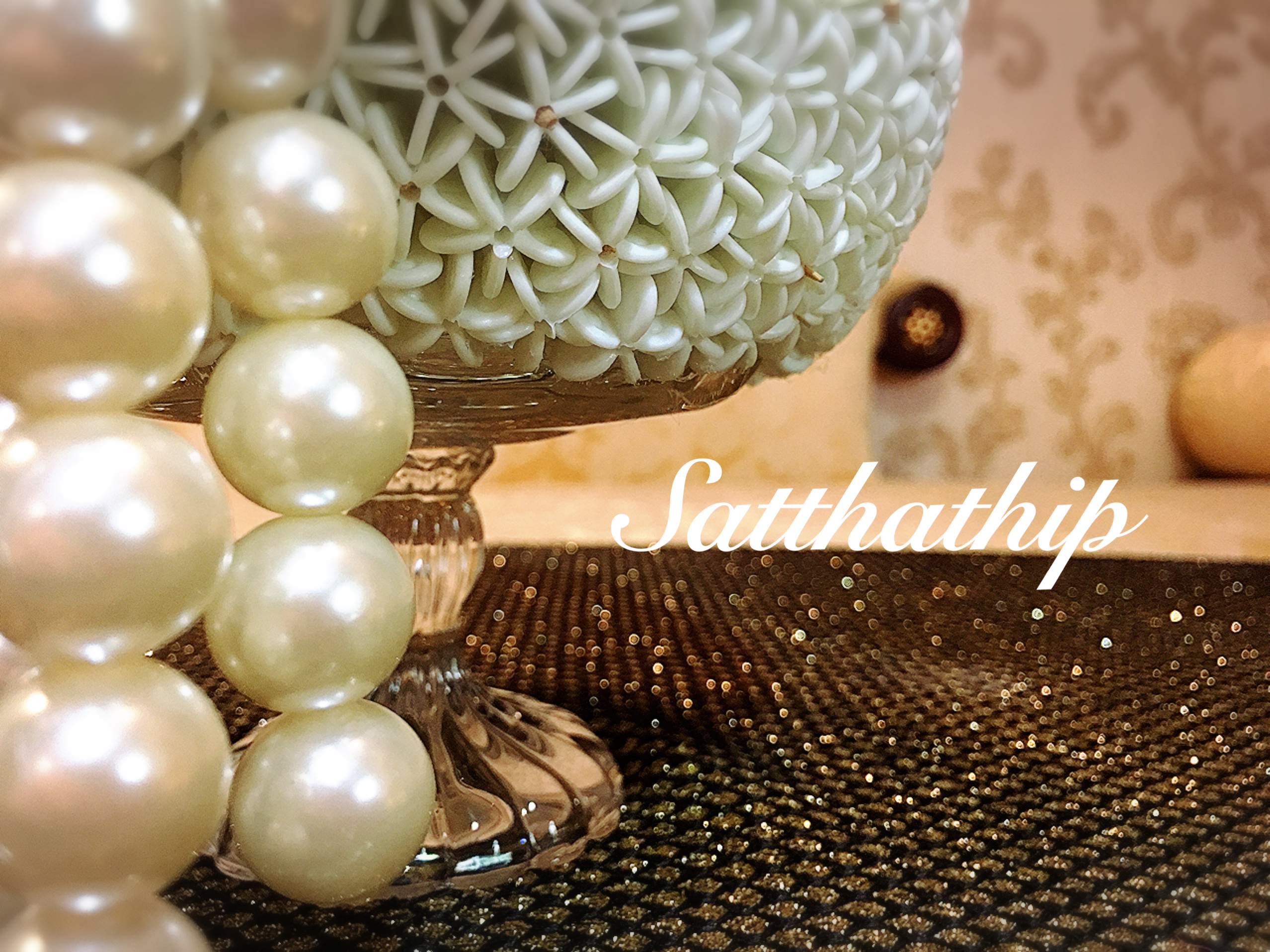 พานพุ่ม - พานพุ่มสักการะ - พานพุ่มดอกรัก - พานพุ่มดอกรักประดิษฐ์ (พลาสติก) - พานพุ่มสีขาว - Panpum