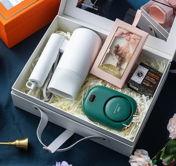 กล่องใส่ของขวัญ,กล่องกระดาษใส่ของขวัญ,ขนาด25.5x20.5x9.5cm