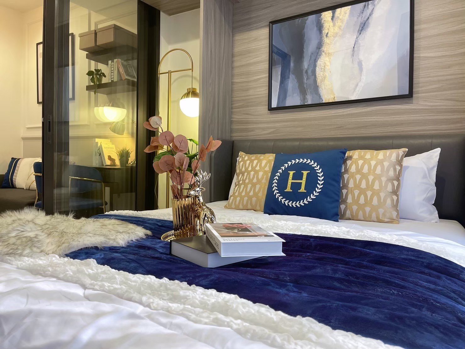 The Line Jatujak Mochit