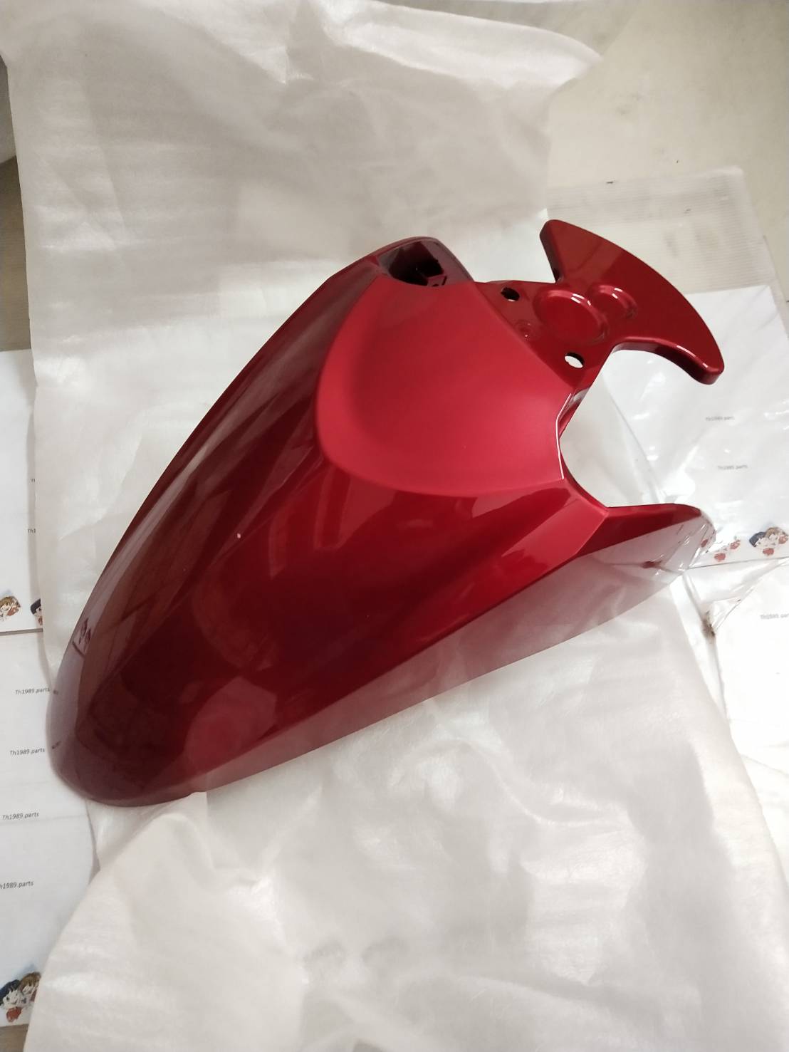 บังโคลนหน้าสีแดง FILANO ปี 2012-2013 อะไหล่แท้ YAMAHA 1WC-F1511-00-P1