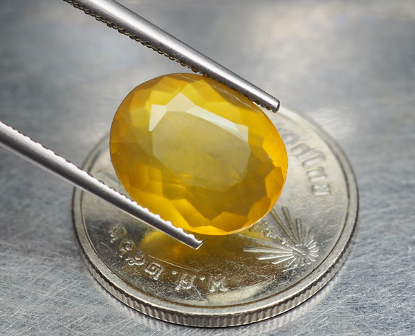 โอปอลสีเหลือง (Yellow Opal) 2.95 กะรัต