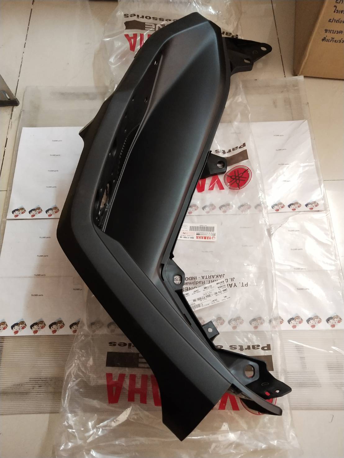 แผงรองพักเท้าข้างขวา ALL NEW NMAX , NMAX155 B1T 2020-2022 อะไหล่แท้ YAMAHA B6H-F7488-00