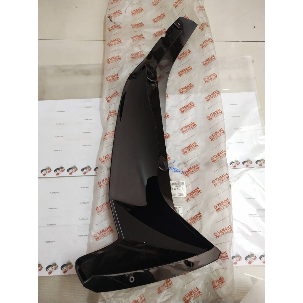 บังลมข้างขวาสีดำเงา SPARK NANO 2010-2011 อะไหล่แท้ YAMAHA 50P-F8312-00-P7