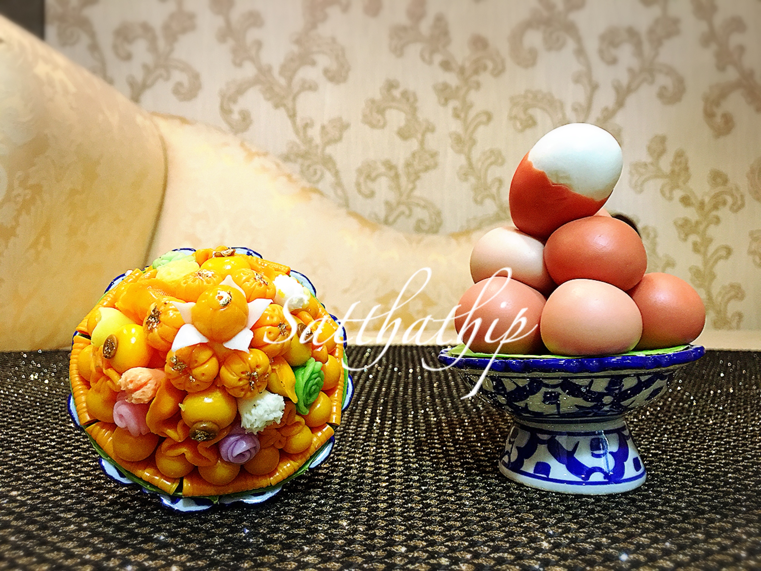 ชุดพานขนมไทย 9 อย่าง และไข่ต้ม ประดิษฐ์จากดิน