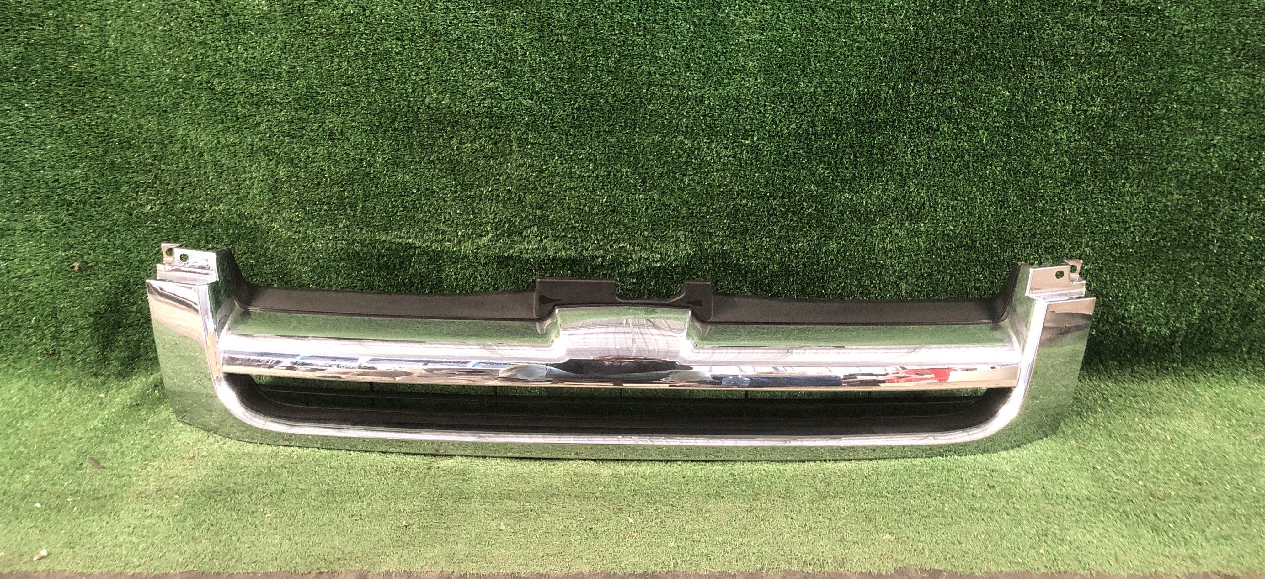 หน้ากระจัง Toyota Commuter