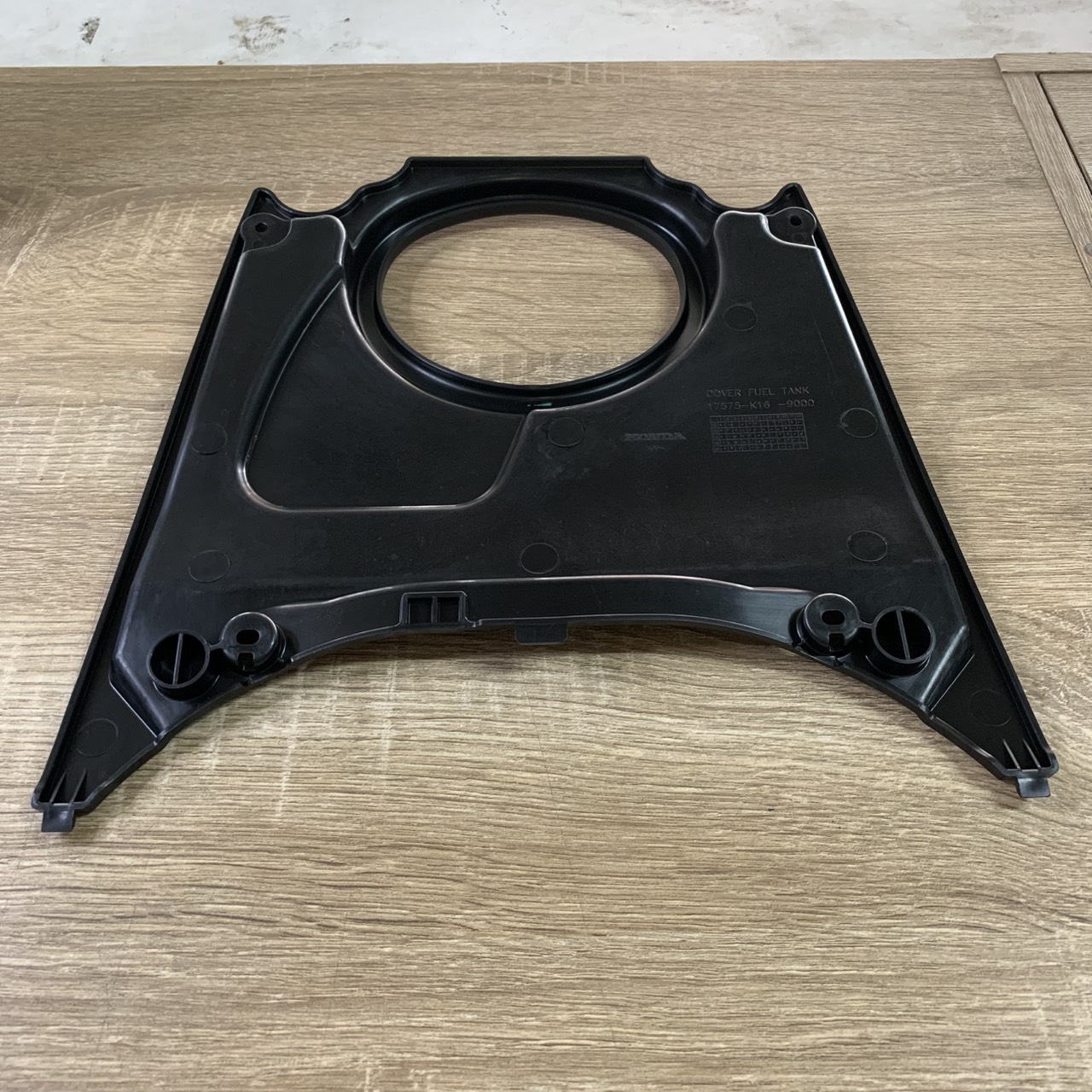 17575-K16-900 ฝาครอบปั๊มน้ำมันเชื้อเพลิง SCOOPY-i 2013 อะไหล่แท้ HONDA