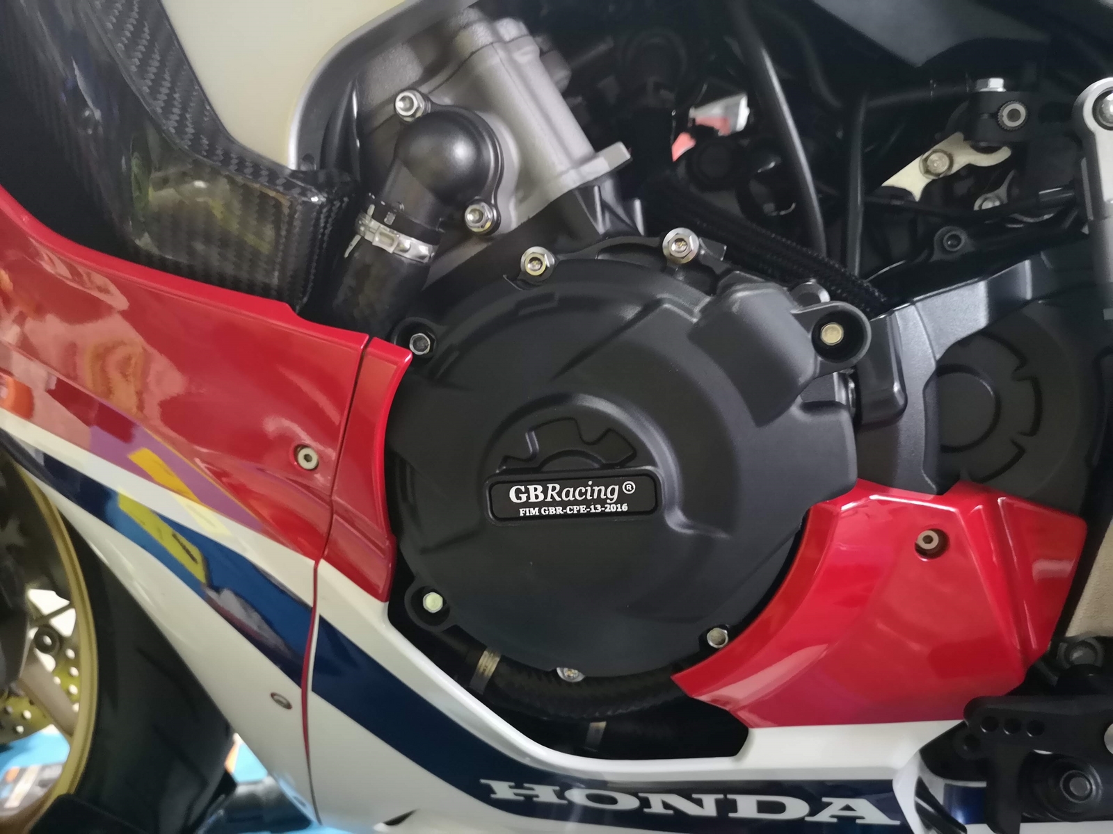 GB RACING - ครอบเครื่อง กันเครื่อง(SET) ซ้าย-ขวา สำหรับ CBR1000 ENGINE COVER SET ปี 2017