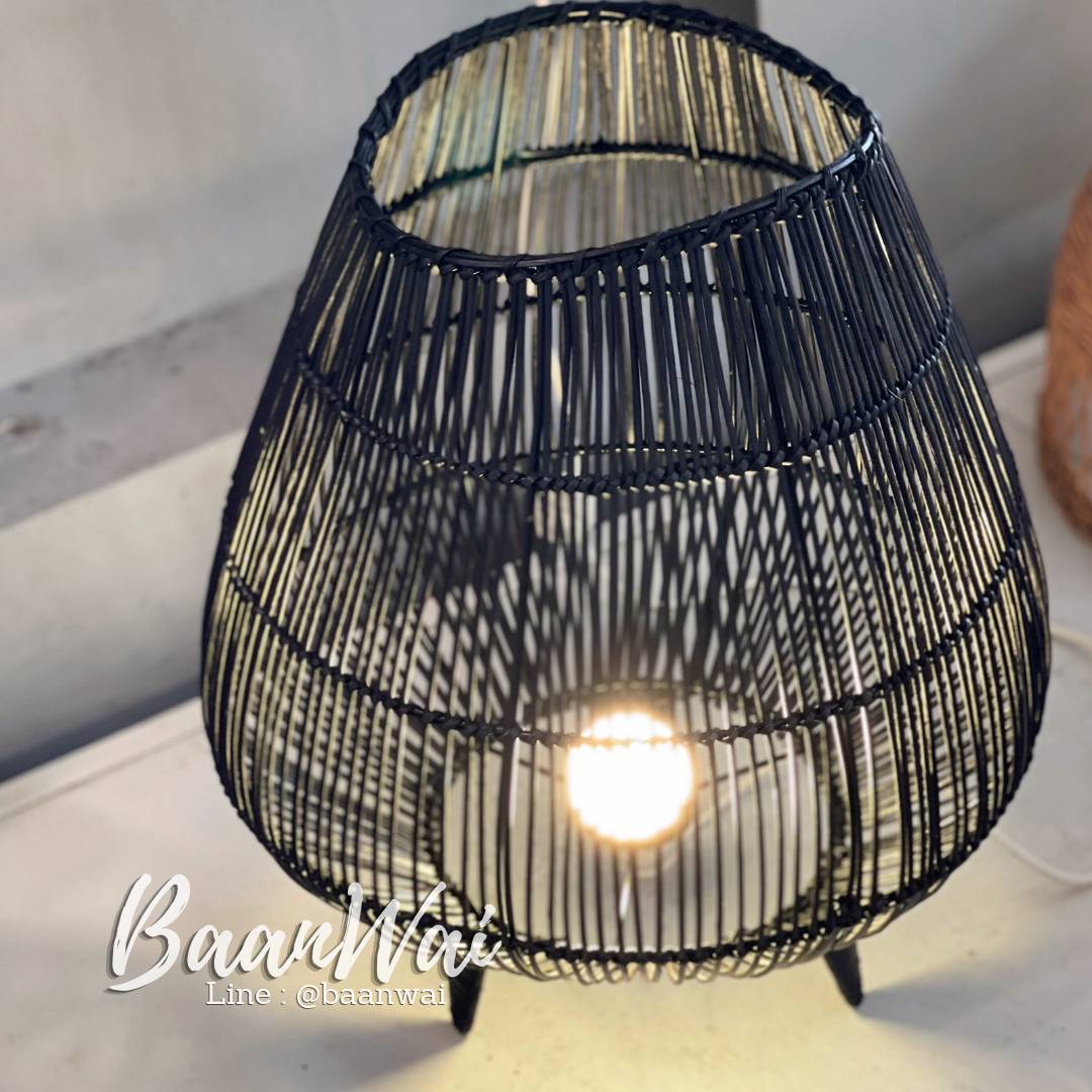 โคมไฟตั้งพื้น โคมไฟหวาย (สีดำ)