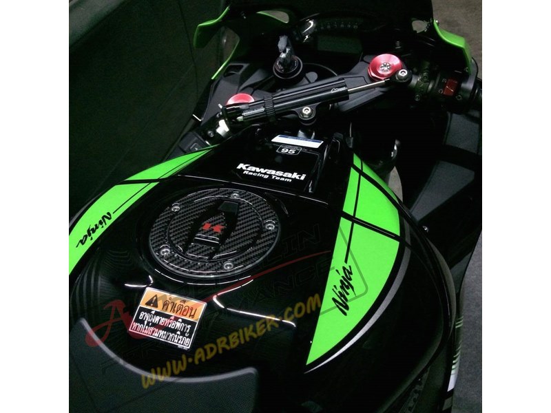 สติ๊กเกอร์คาร์บอนแท้ สำหรับแปะที่เติมน้ำมัน ของ ZX10 16+