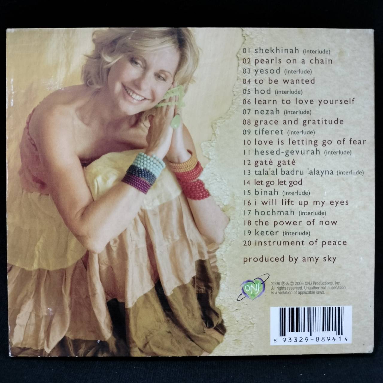 Olivia Newton-John – Grace And Gratitude / ไม่ระบุ / ปกเก่าเก็บ / มีรอยบ้าง