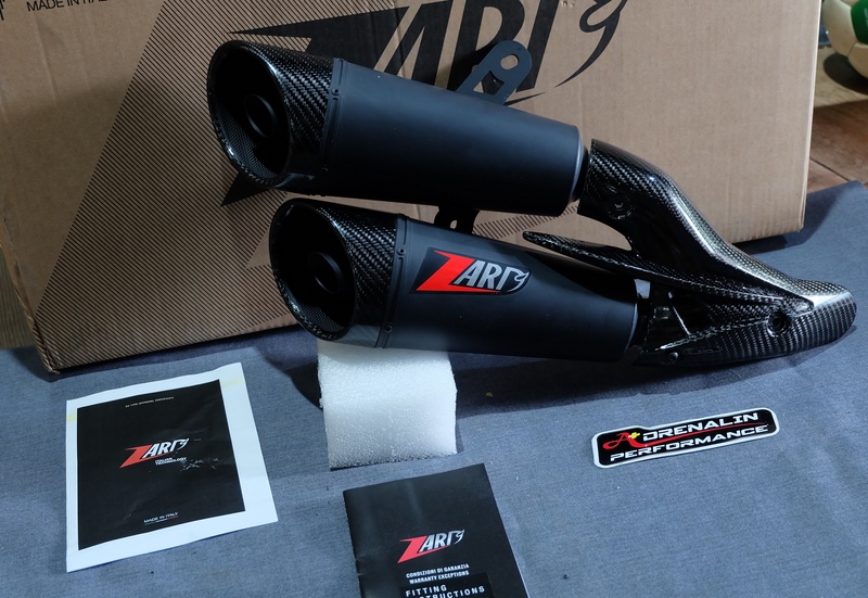 ท่อ Zard สลิปออนคู่ สีดำ สำหรับ Monster 937 (For Exhibition only)