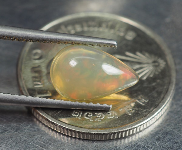 โอปอลหลากสี (Opal) 1.25 กะรัต