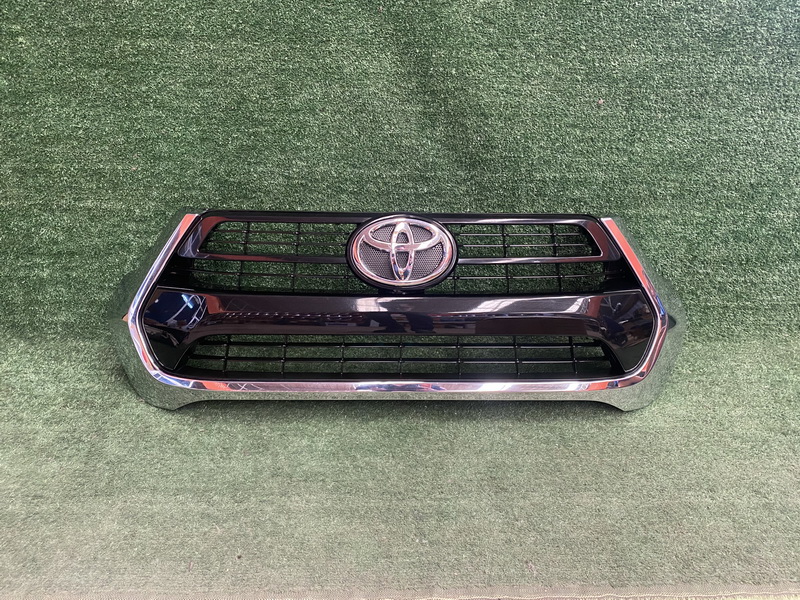 กระจังหน้า โครเมี่ยม ใหม่ แท้ Toyota Revo 2020-2023
