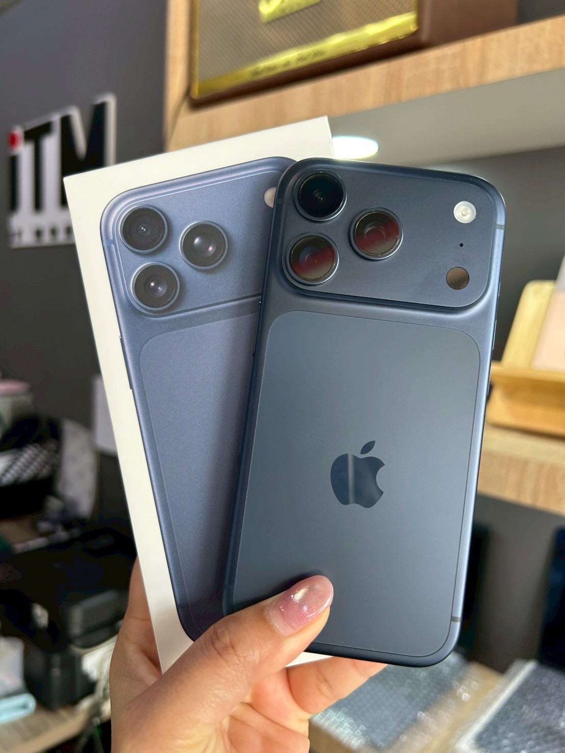 iPhone 17 Pro 1TB Deep Blue (มือ1)