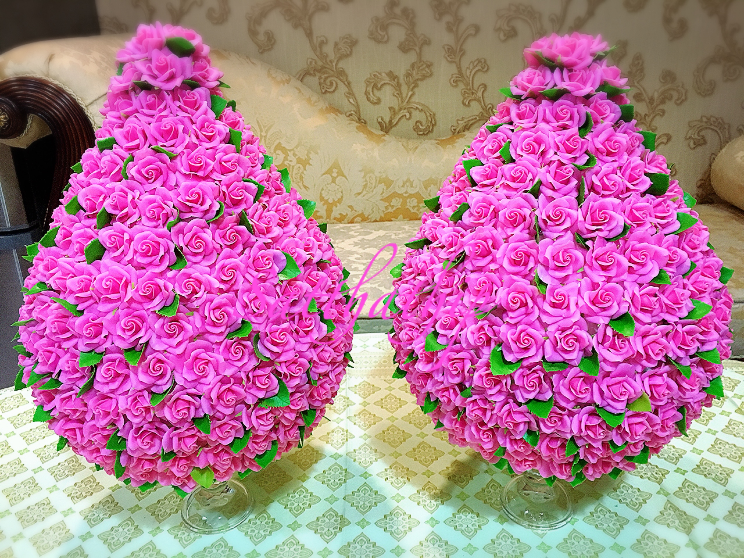 พานพุ่มดอกกุหลาบ ประดิษฐ์จากดิน [11 นิ้ว 12,600 บาท/คู่]