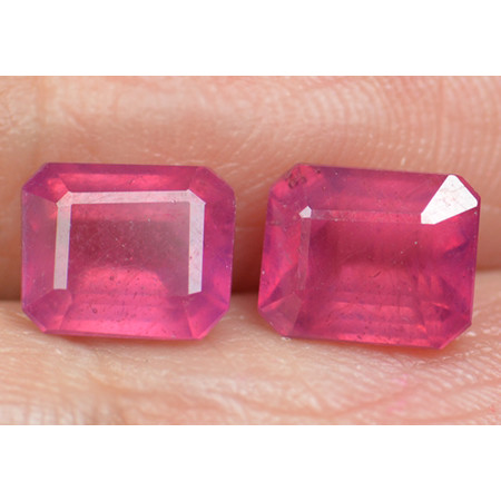 พลอยทับทิม (Ruby) 4.80 กะรัต 2 ชิ้นสีชมพู