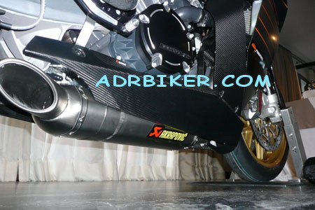 ท่อ Akrapovic under body สำหรับ KTM RC8 (For Exhibition only)