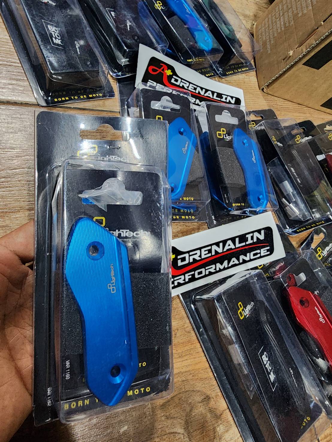 อุดกระจก lightech tmax 560 2025+ แป้นอุดกระจก ของแท้ italy