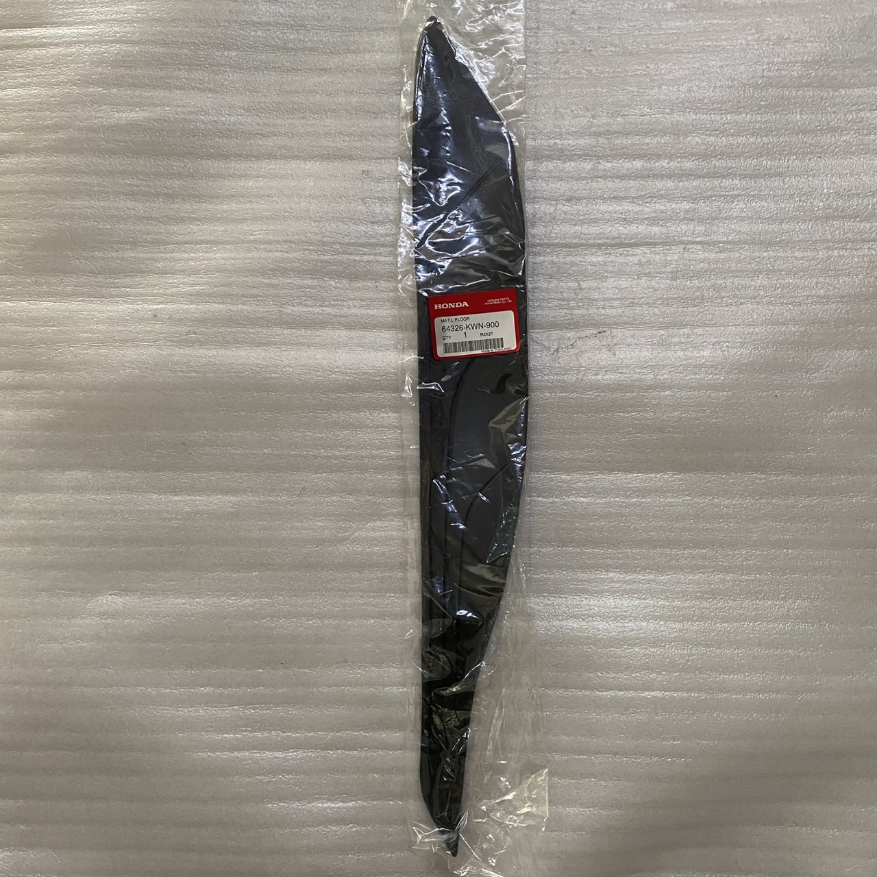 1ข้าง 64326-KWN-900 แผ่นรองเท้าด้านซ้าย PCX125 2009 อะไหล่แท้ HONDA