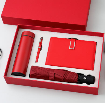 ชุดของขวัญปีใหม่,ชุดสมุด+ปากกา+ร่ม+กระบอกน้ำ,ของขวัญปีใหม่สกรีนโลโก้