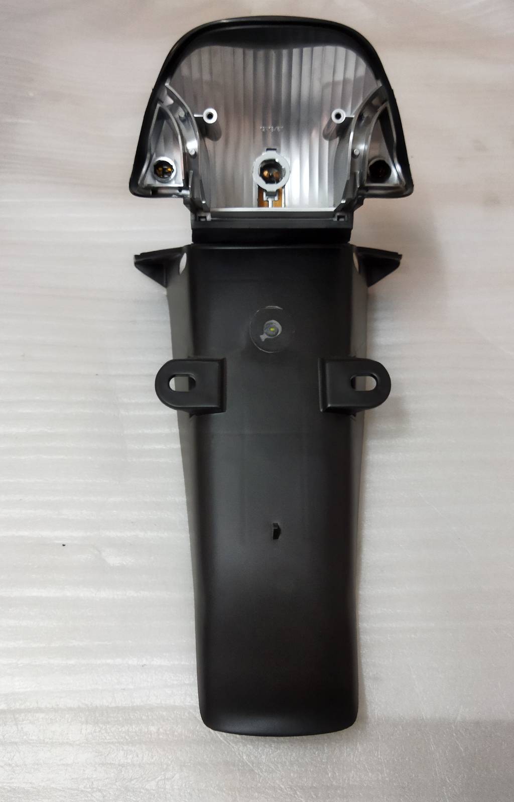 ฐานไฟท้าย C100P /MP อะไหล่แท้ HONDA 33710-KFM-901