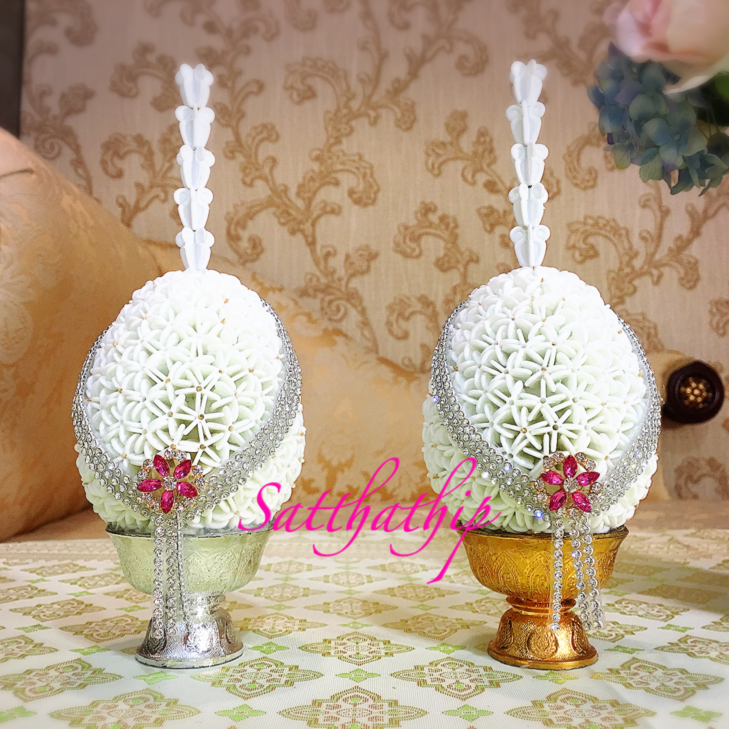 พานพุ่ม - พานพุ่มสักการะ - พานพุ่มดอกรัก - พานพุ่มดอกรักประดิษฐ์ (พลาสติก) - พานพุ่มสีขาว - Panpum