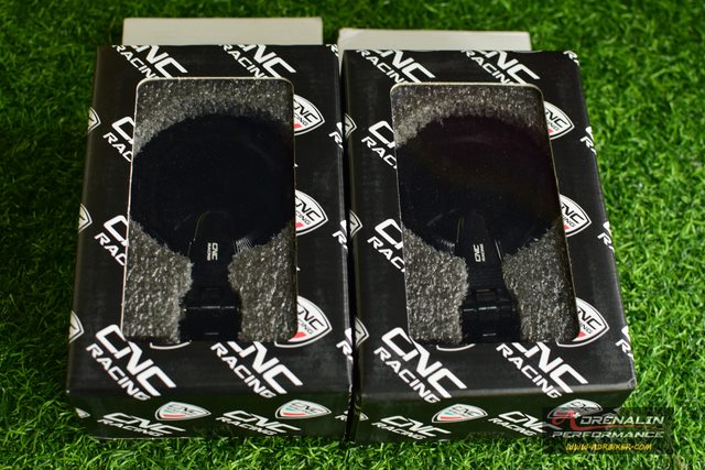 กระจกปลายแฮนด์ CNC racing สำหรับ M821 2018+ แบบกลม สีดำ รุ่น Rocket