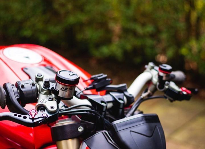 กระปุกน้ำมันเบรค AEM Factory ไทเทเนียม ขนาดS 27mm