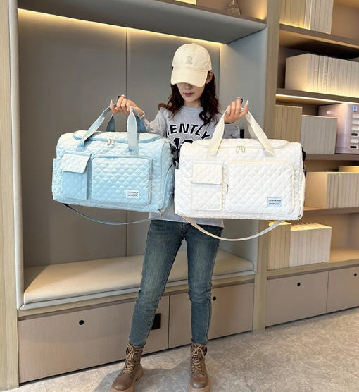 กระเป๋าใส่เสื้อผ้า,กระเป๋าเดินทาง,กระเป๋าเดินทางใส่เสื้อผ้า