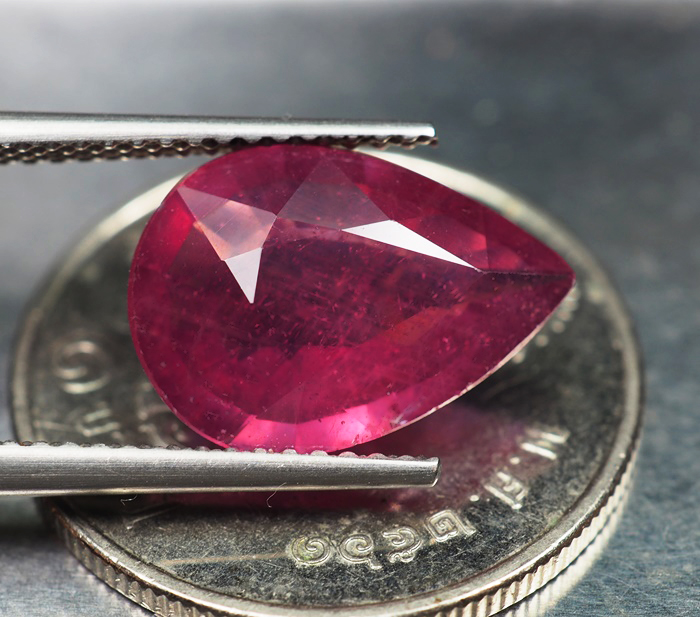 พลอยทับทิม (Ruby) 4.40 กะรัตสีแดงชมพู