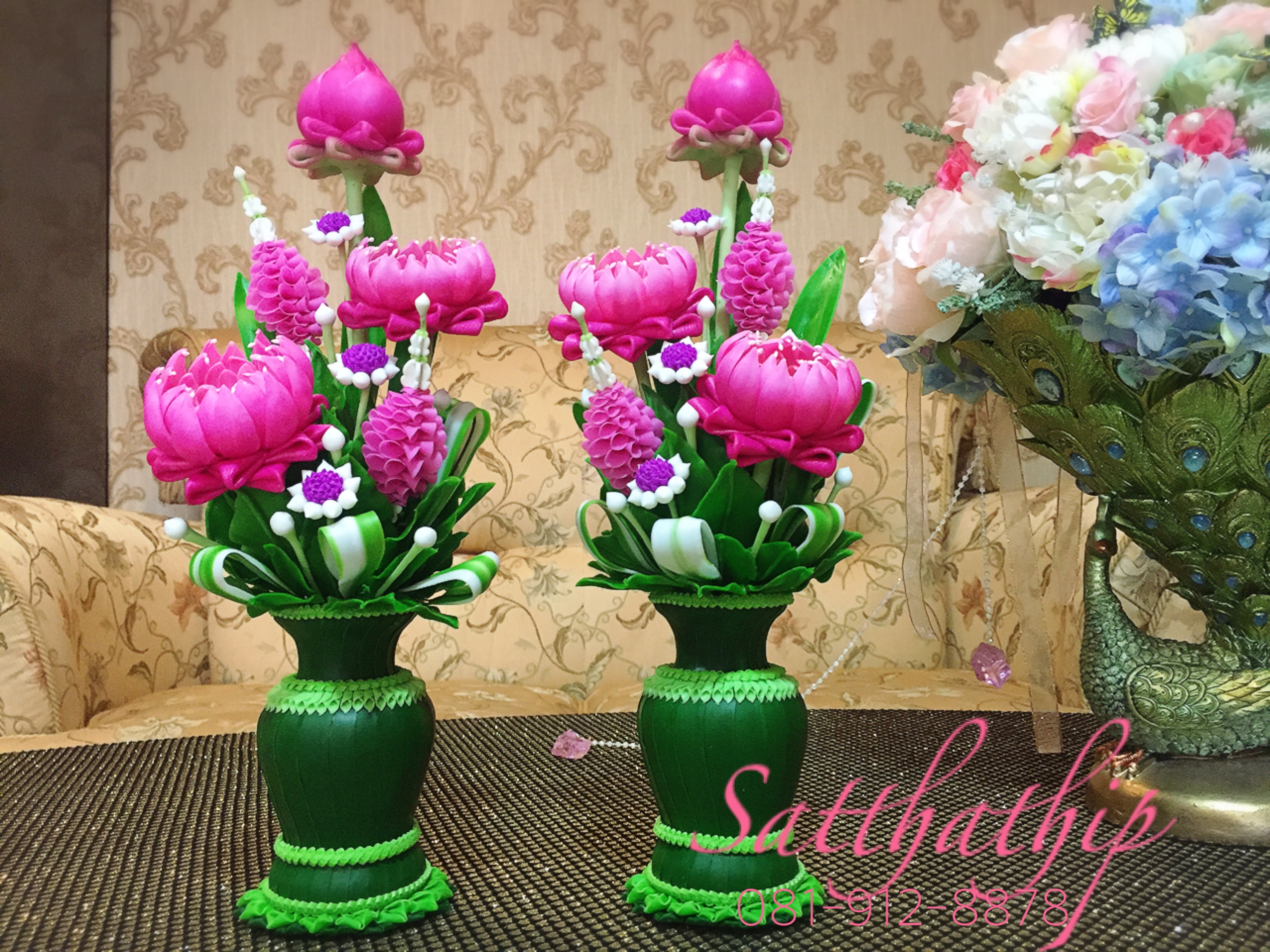 แจกันดอกบัว - ดอกบัวประดิษฐ์ - แจกันดอกบัวพับสีชมพูอมม่วง (ข้างละ 3 ดอก) ประดิษฐ์จากดิน - แจกันดอกบัวประดิษฐ์ - Lotus Flower