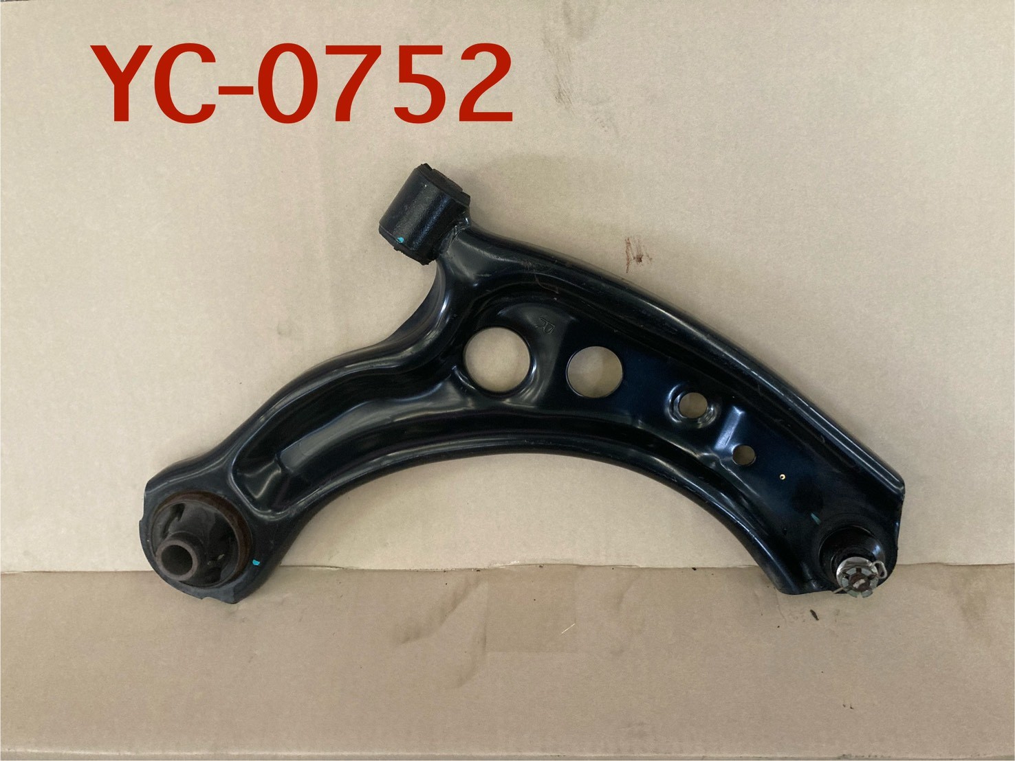 ปีกนกล่าง R Toyota Vios/Yaris 2012+ แท้มือสอง