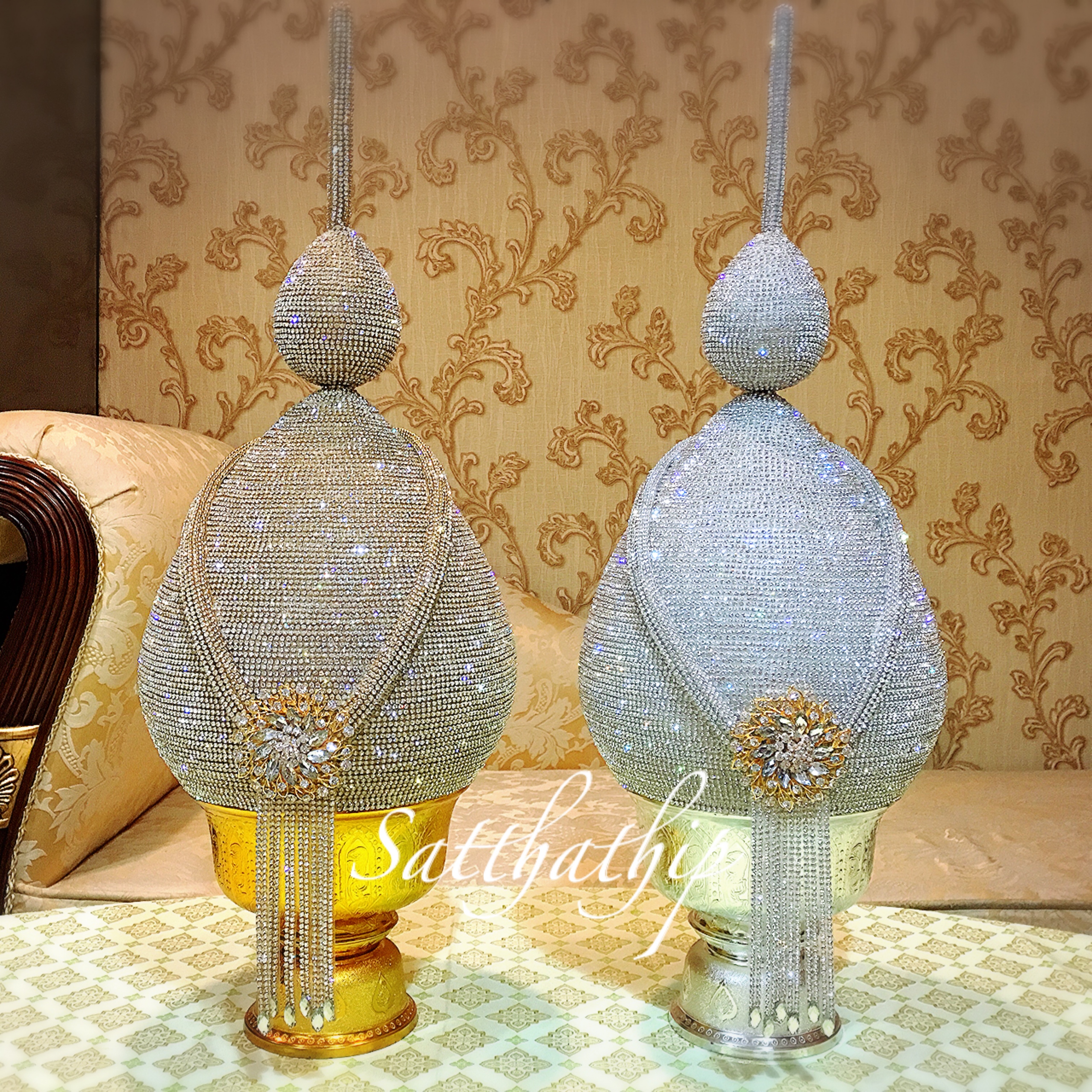 พานพุ่มเงินทอง [9 นิ้ว/ 4,700 บาท/คู่]
