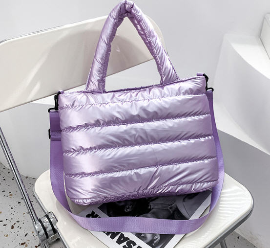 กระเป๋าบุนวม,กระเป๋าสะพายสำหรับผู้หญิง