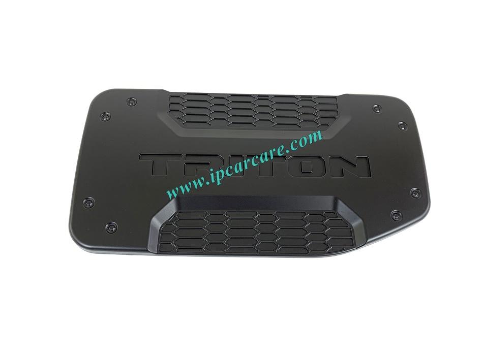 ครอบฝาน้ำมัน triton 2 ประตู 2024 (หัวเดี่ยว) ดำด้าน