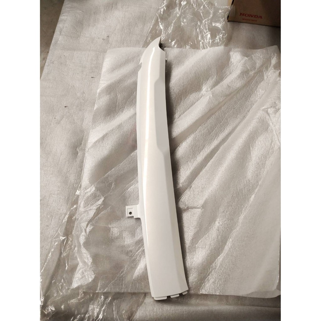 64421-K16-900ZJ ฝาครอบข้างตัวล่างขวาสีขาว NHA87P SCOOPY-I 2012 อะไหล่แท้ HONDA