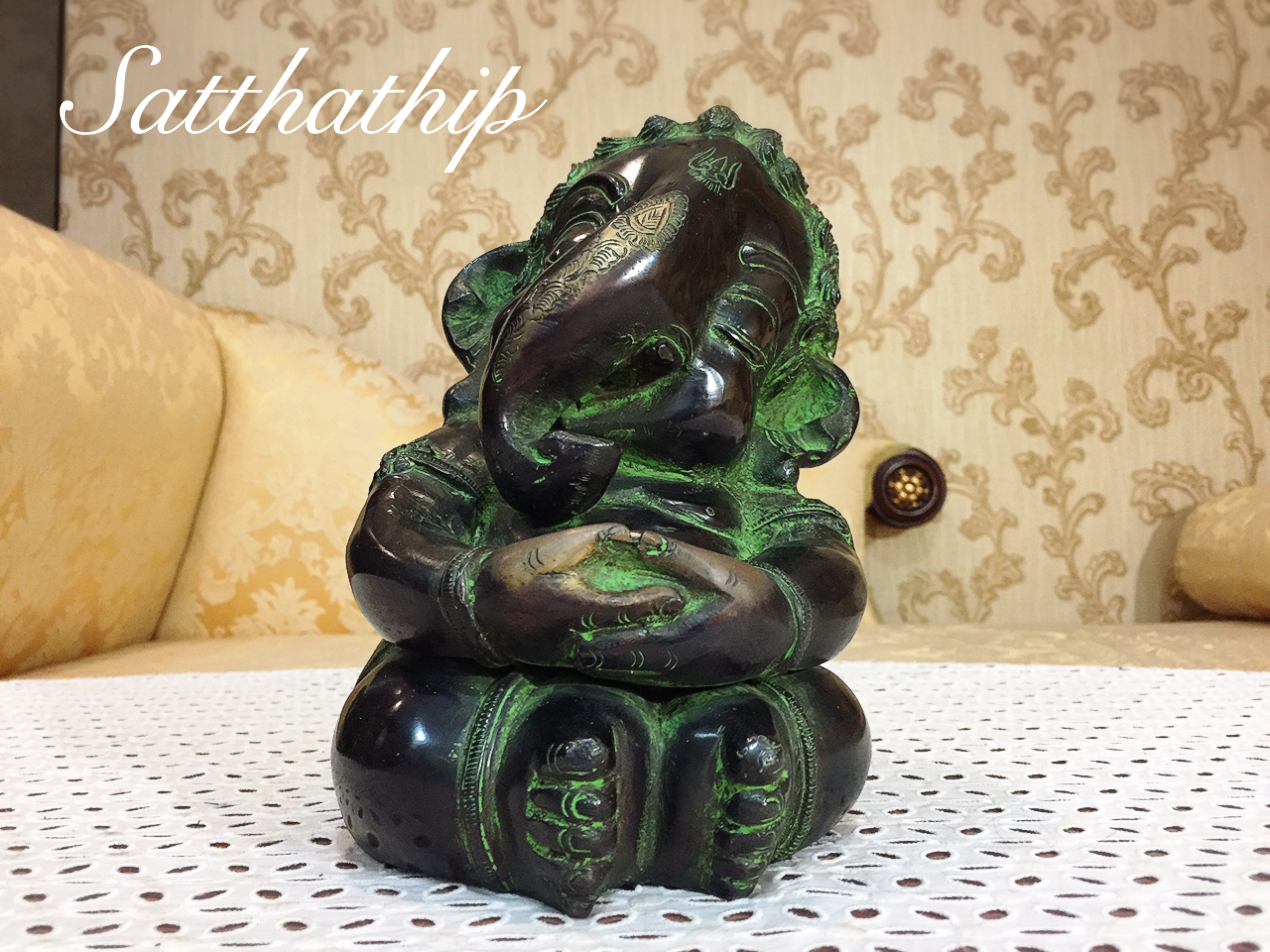 พระพิฆเนศ ปางเด็กนังสมาธิ ทองเหลือง (ทองเหลืองรมดำ ล้อชินเขียว) ผลิตและนำเข้าจากอินเดีย - Ganesha: Lord of Success