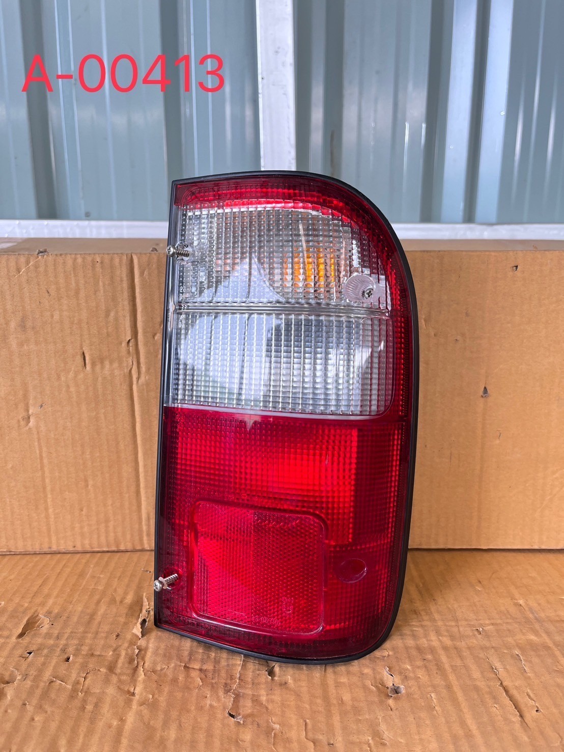 ไฟท้าย R Toyota Tiger D4D 1999-03