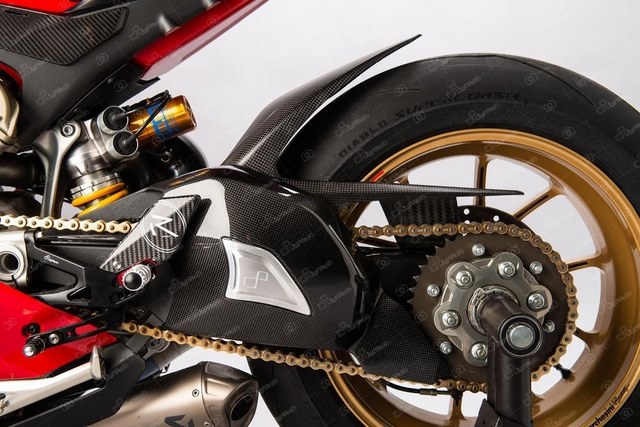 ชุดเกียร์ Lightech ( Adjustable Rearsets) สำหรับ Street fighter V4