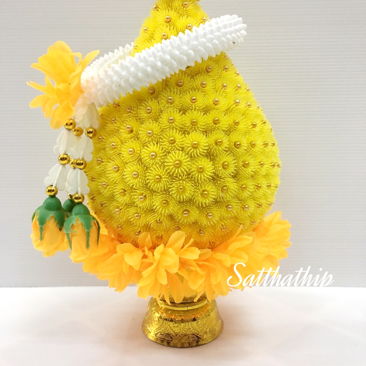 พานพุ่มดอกบานไม่รู้โรยประดิษฐ์ [6 นิ้ว/ 2,300บาท/คู่]