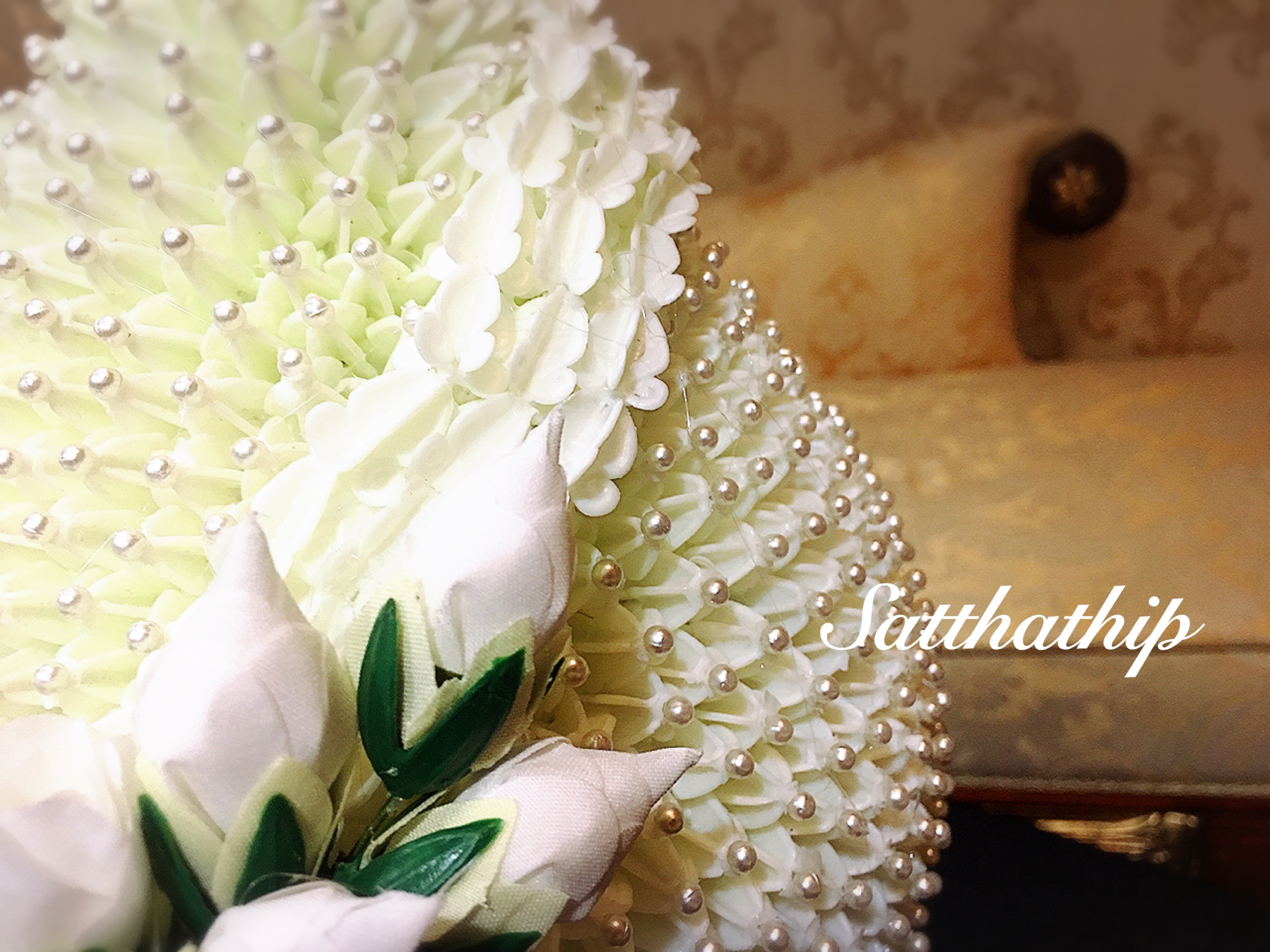 พานพุ่ม - พานพุ่มสักการะ - พานพุ่มดอกรัก - พานพุ่มดอกรักประดิษฐ์ (พลาสติก) - พานพุ่มสีขาว - Panpum