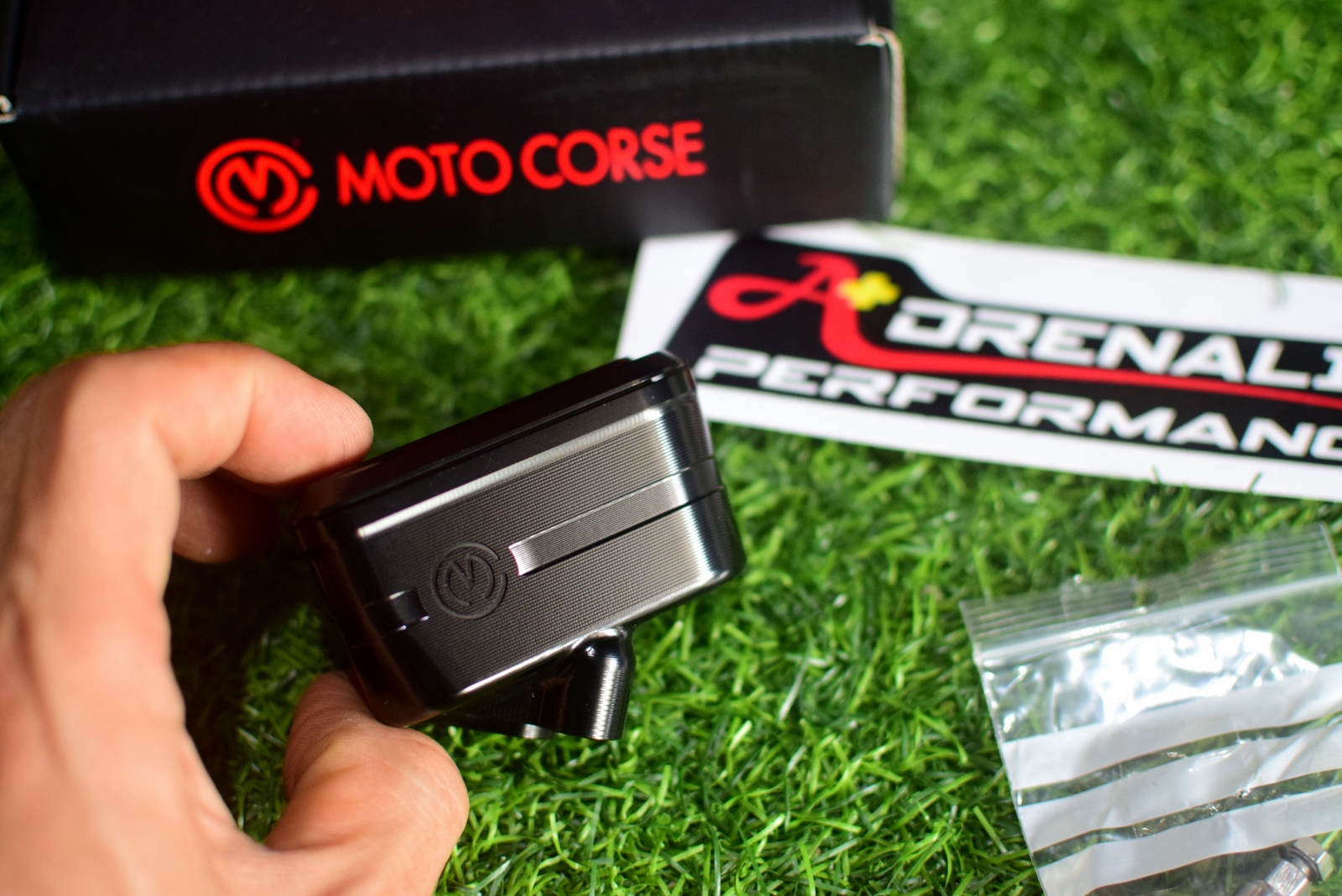กระปุกน้ำมัน motocorse สำหรับใฃ้กับ ปั๊มเบรค ปั๊มคลัทช์ Brembo โลโก้แดง โลโก้ขาว , Rossi ราคา/ข้าง
