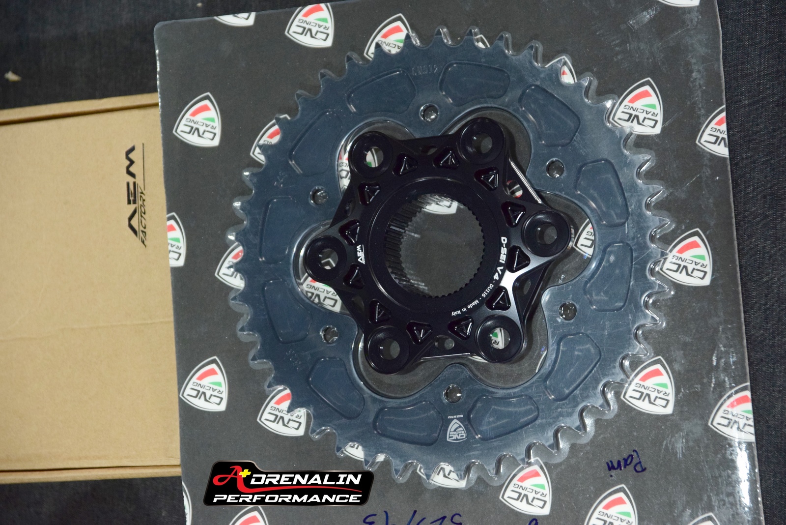 ฮับสเตอร์ AEM สำหรับ Street fighter V4 2018+