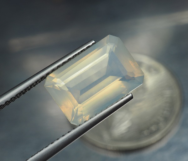 โอปอลขาว (White Opal) 3 กะรัต