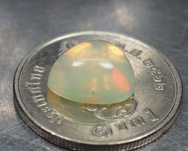 โอปอลหลากสี (Opal) 2.10 กะรัต