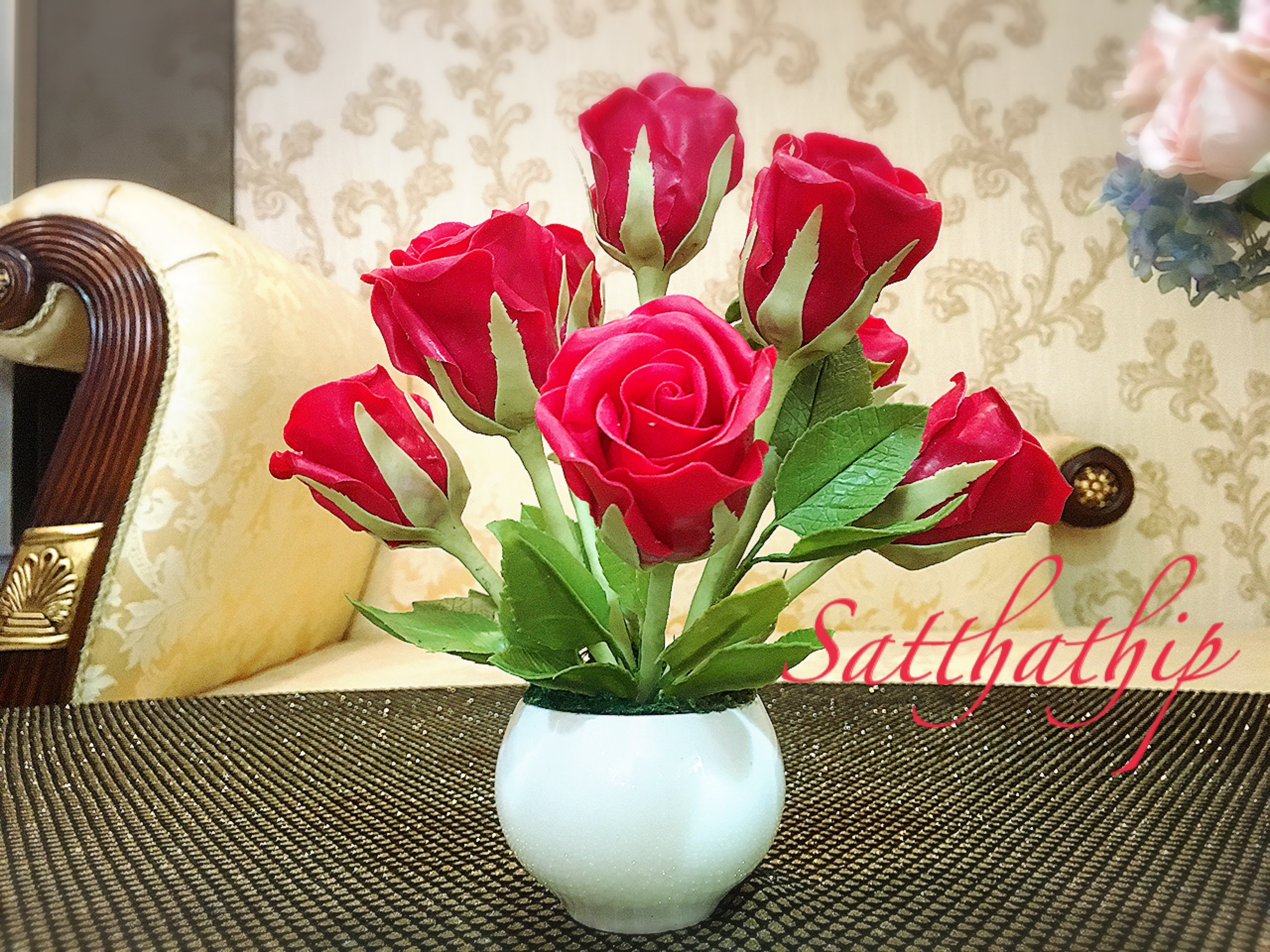 แจกันดอกกุหลาบ สีแดง ประดิษฐ์จากดิน - ดอกกุหลาบ - Rose Flower