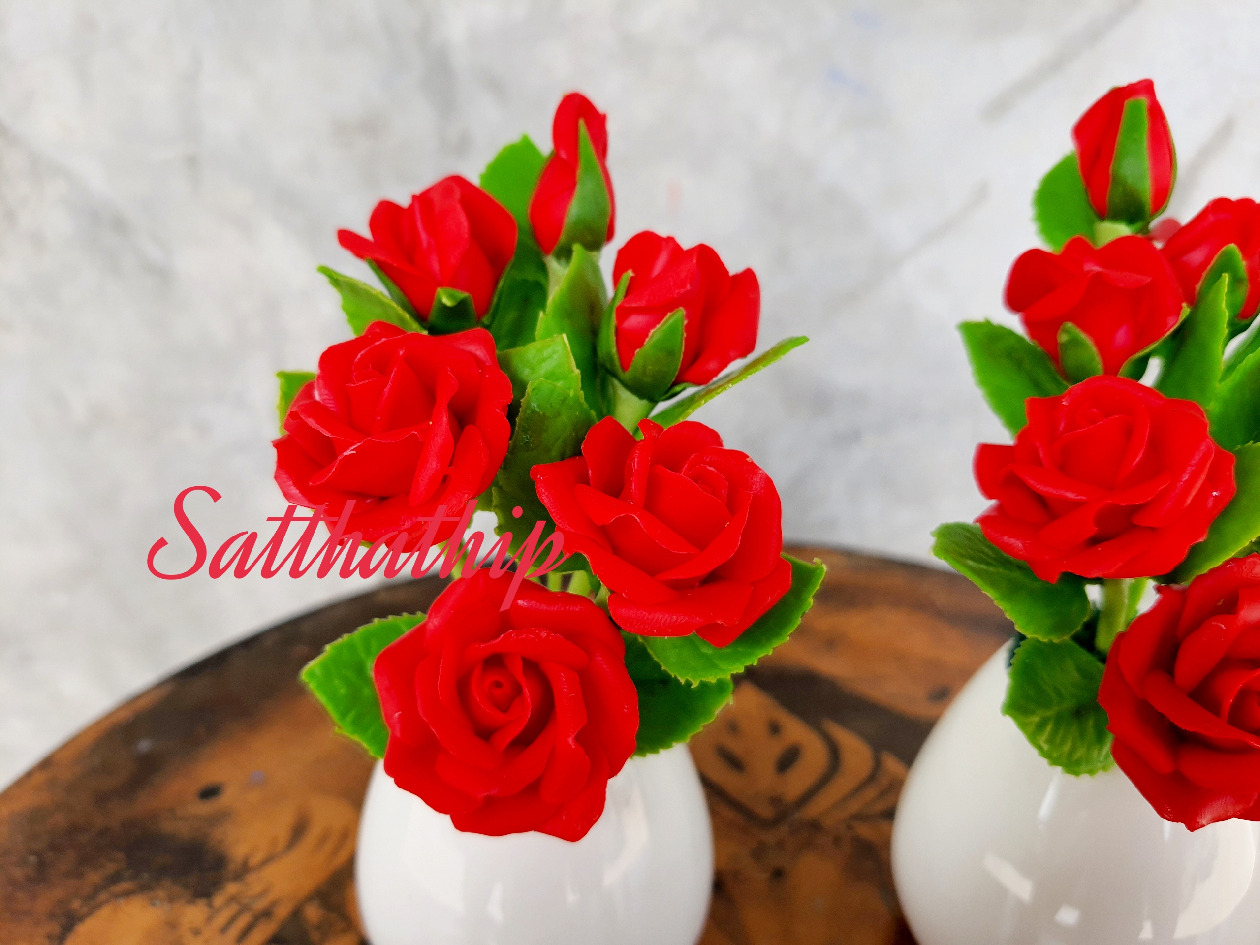 แจกันดอกกุหลาบ ประดิษฐ์จากดิน