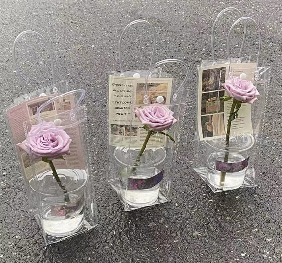 ถุงพีวีซี,ถุงPVC,ถุงใส่ของ,ขนาด25*10*10CM(ไม่รวมดอกไม้,ไม่รวมแก้วน้ำ)