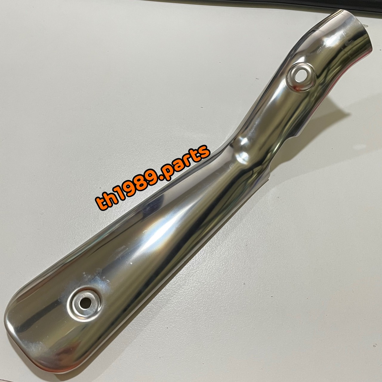 ฝาครอบท่อไอเสีย สำหรับรุ่น KR150J2 VICTOR อะไหล่แท้ KAWASAKI 49106-1221